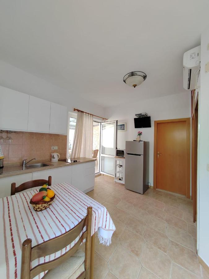 Apartments Turan Centrally Located With Free Parking Igrane Exteriér fotografie
