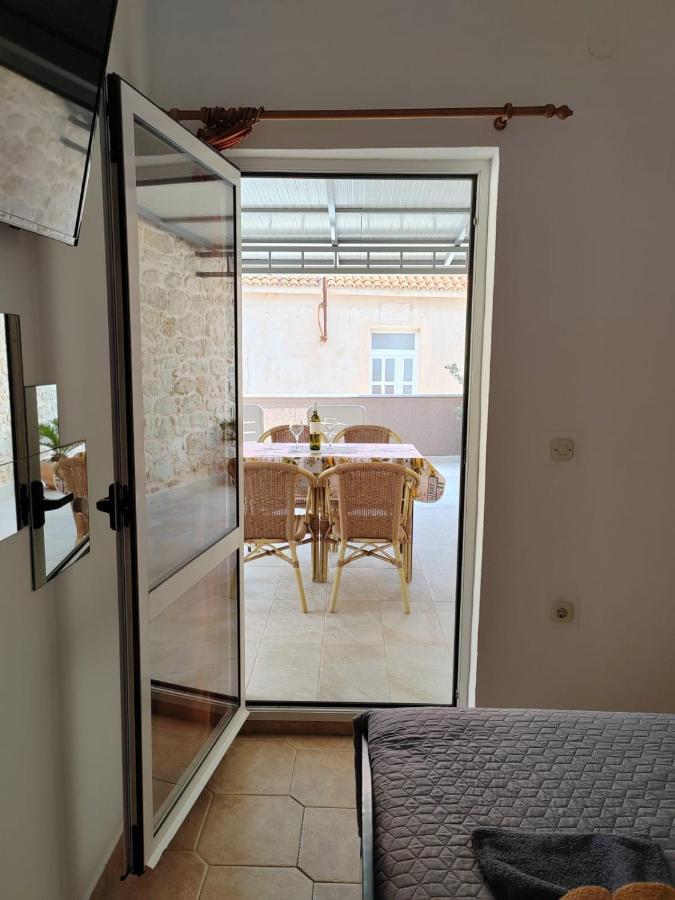 Apartments Turan Centrally Located With Free Parking Igrane Exteriér fotografie